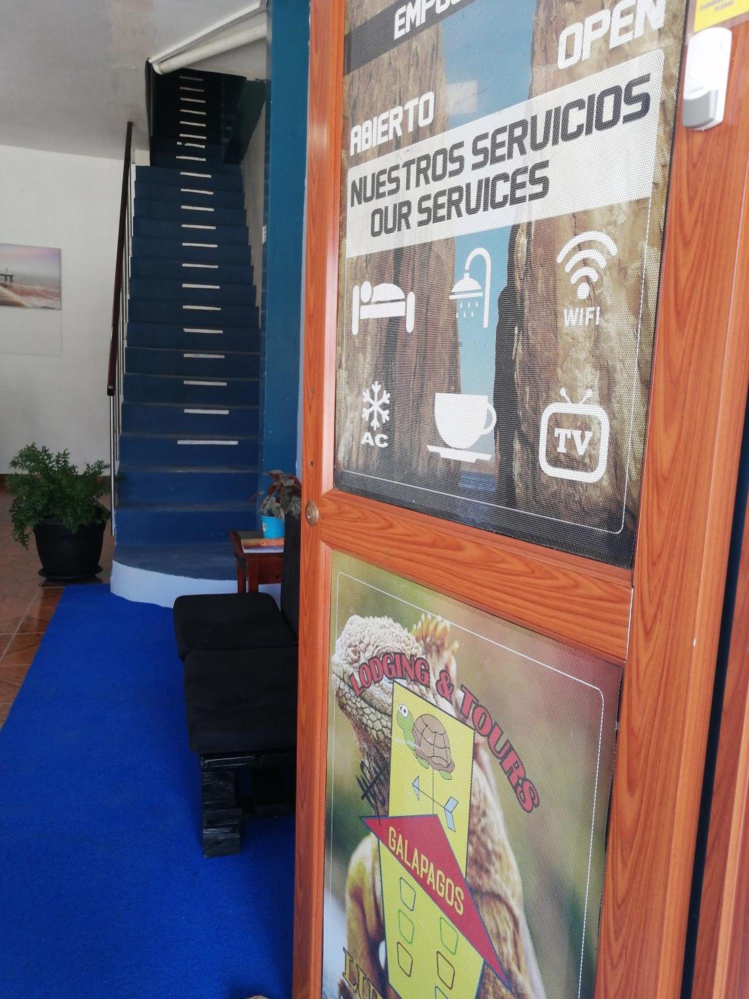 Hostal La Casa De Luis Puerto Baquerizo Moreno Exterior foto