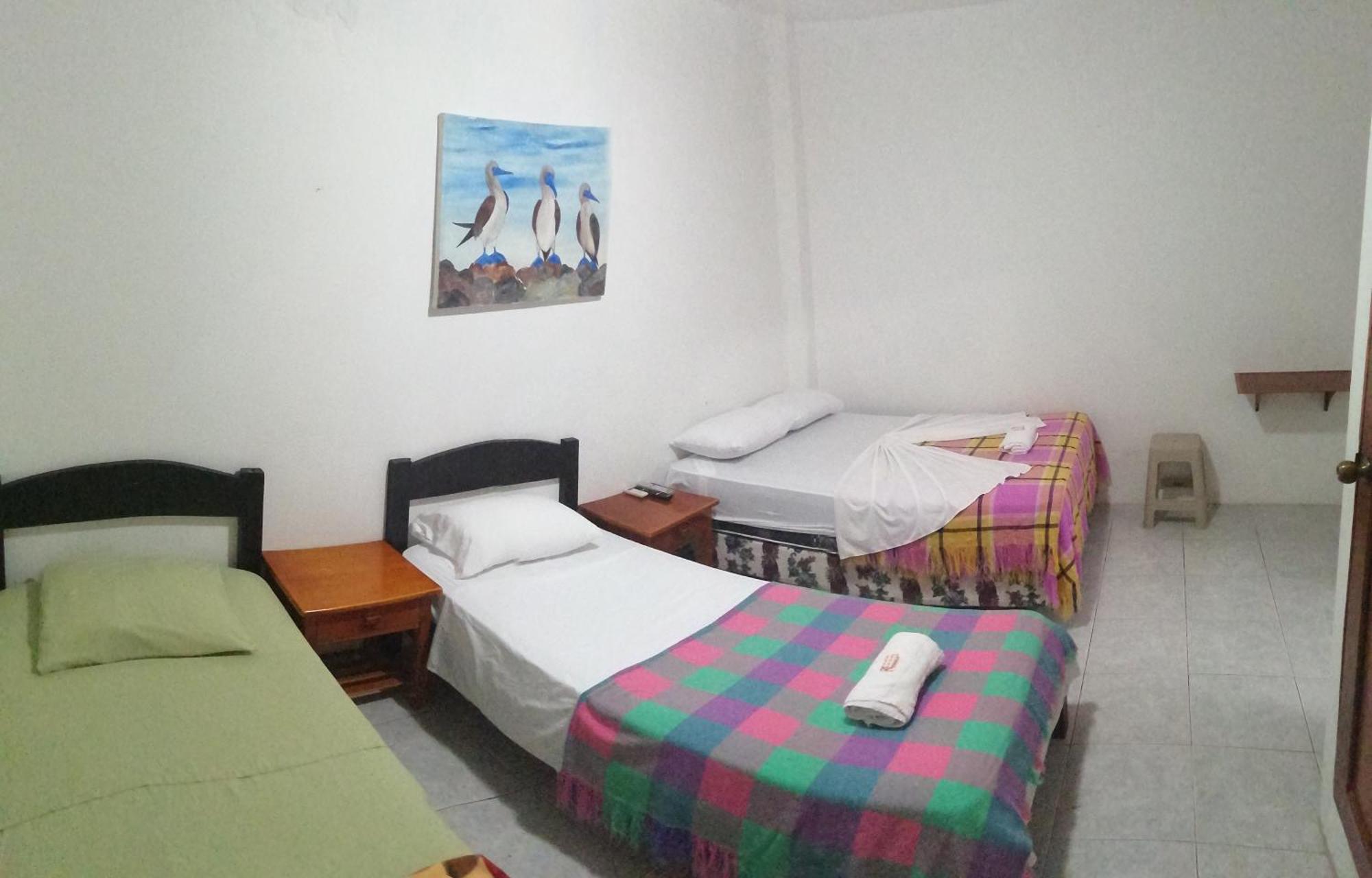 Hostal La Casa De Luis Puerto Baquerizo Moreno Exterior foto