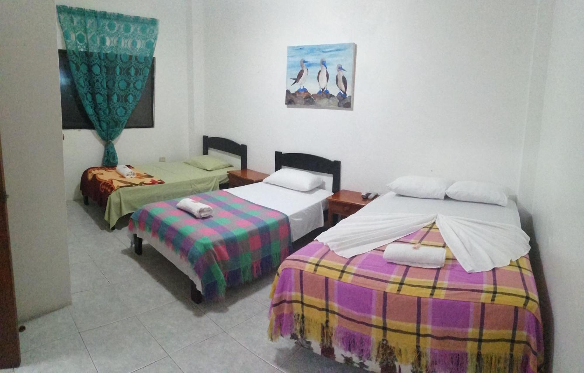 Hostal La Casa De Luis Puerto Baquerizo Moreno Exterior foto