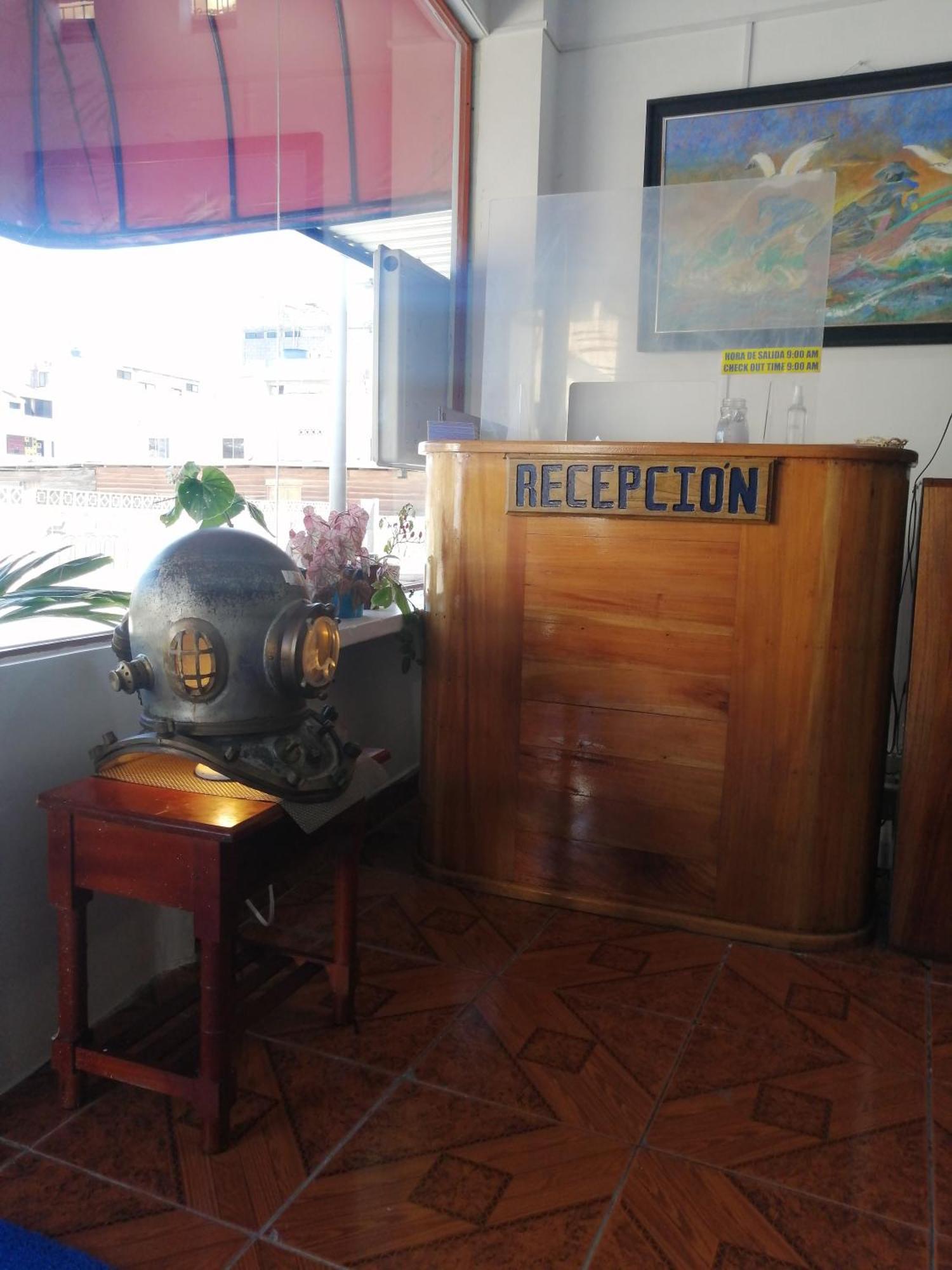 Hostal La Casa De Luis Puerto Baquerizo Moreno Exterior foto
