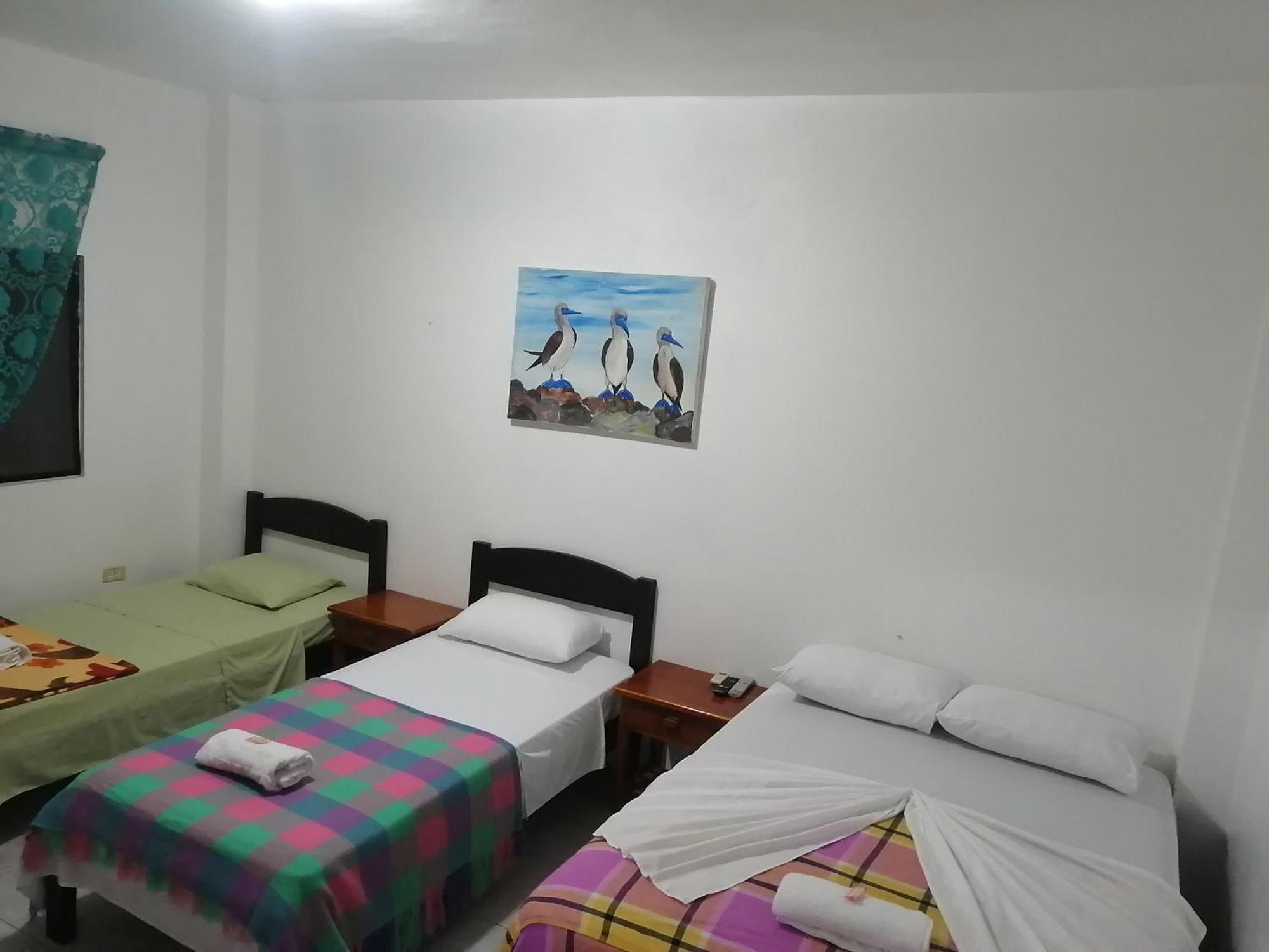 Hostal La Casa De Luis Puerto Baquerizo Moreno Exterior foto