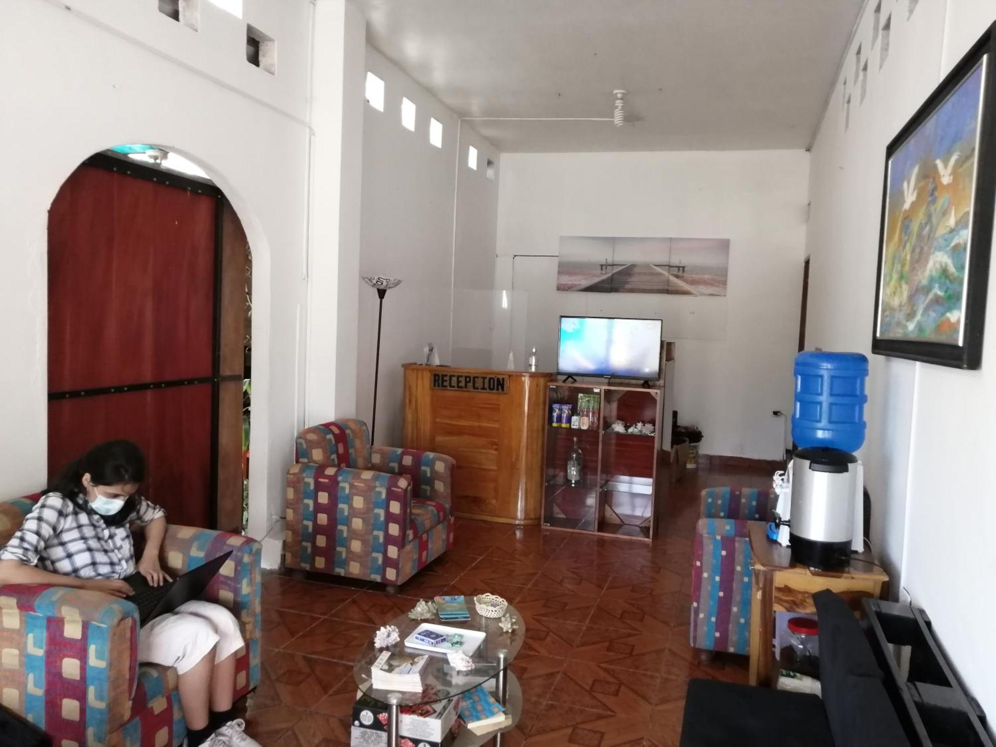 Hostal La Casa De Luis Puerto Baquerizo Moreno Exterior foto